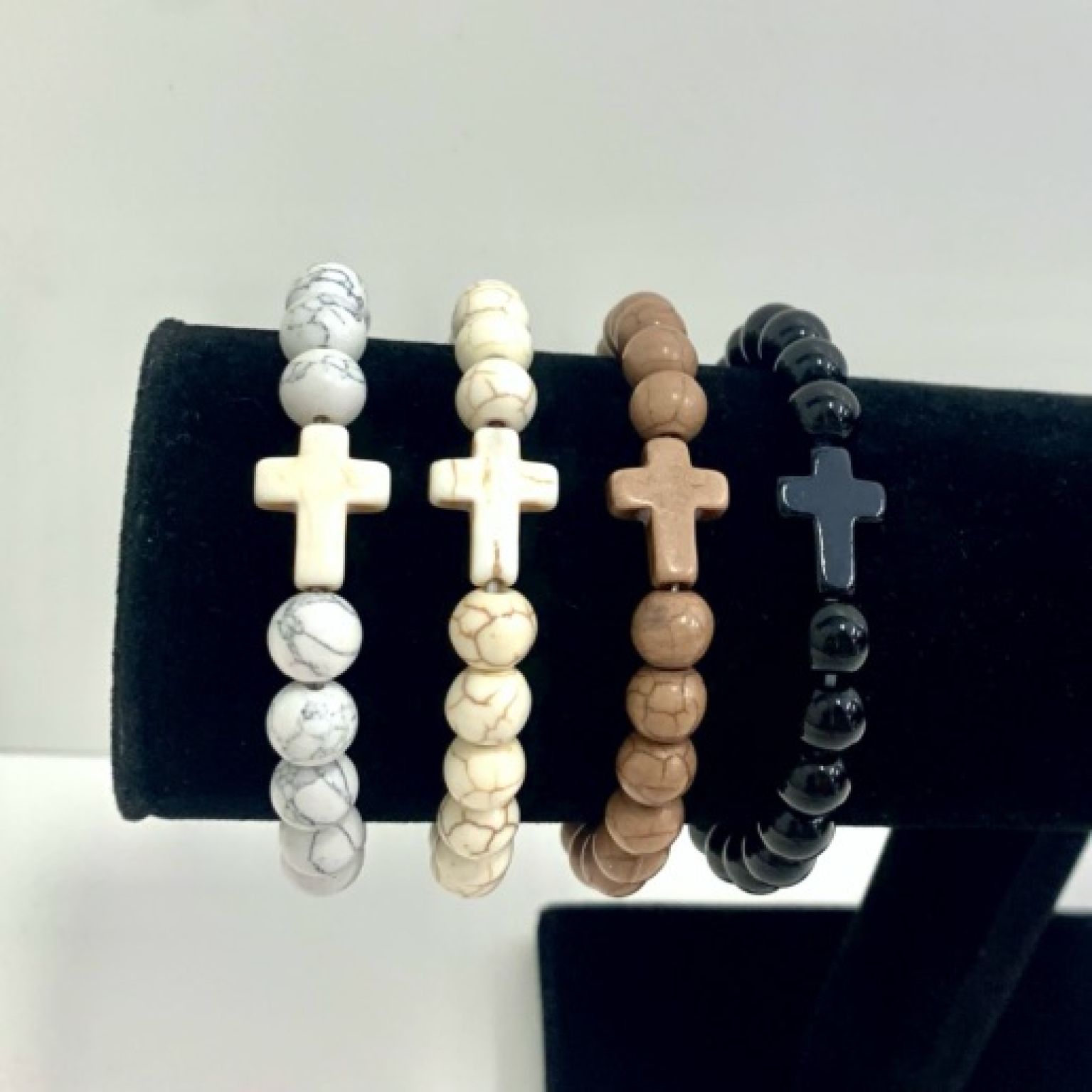 MA47431-MA47434 - kralenarmband kruis