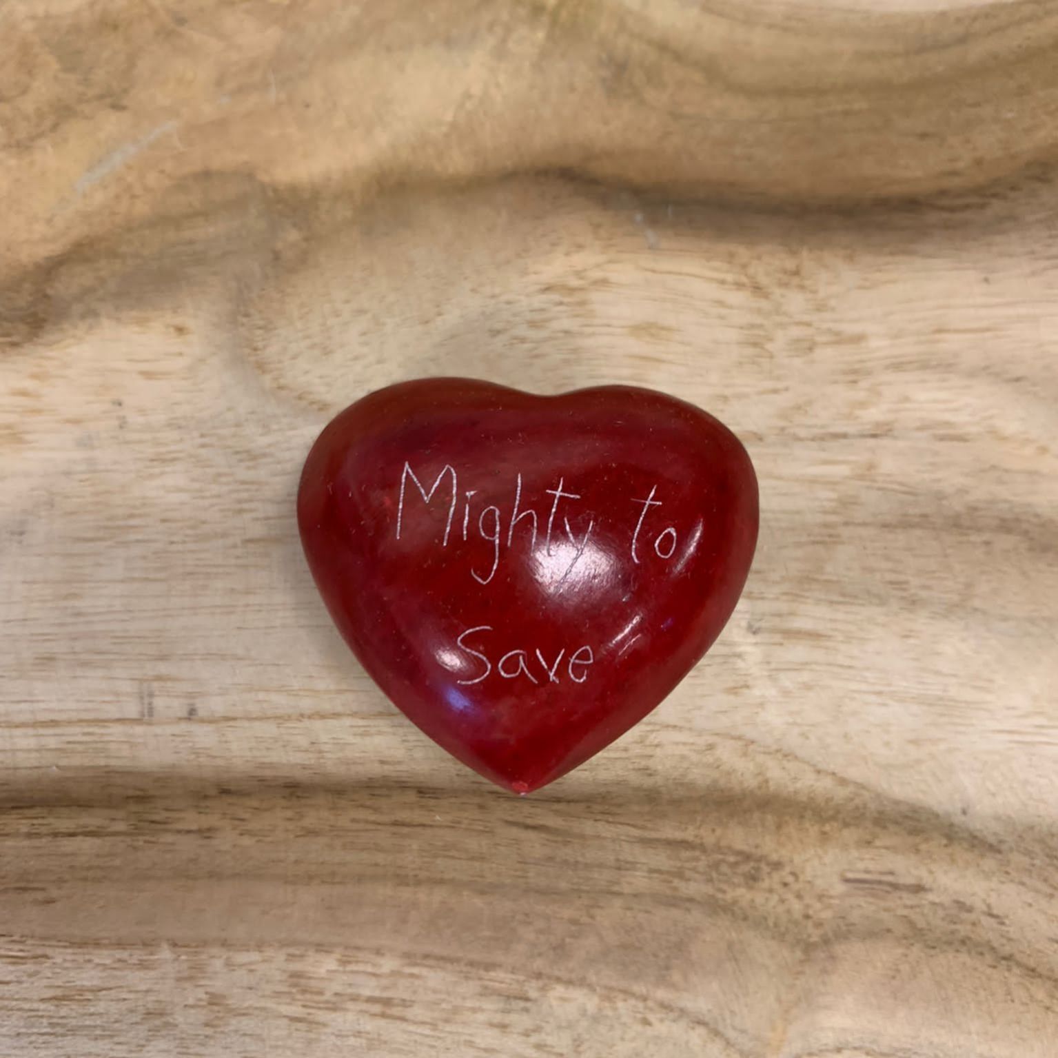 Mighty to Save rood hart blackstone - 5500359455 -  Fairtrade bij MajesticAlly