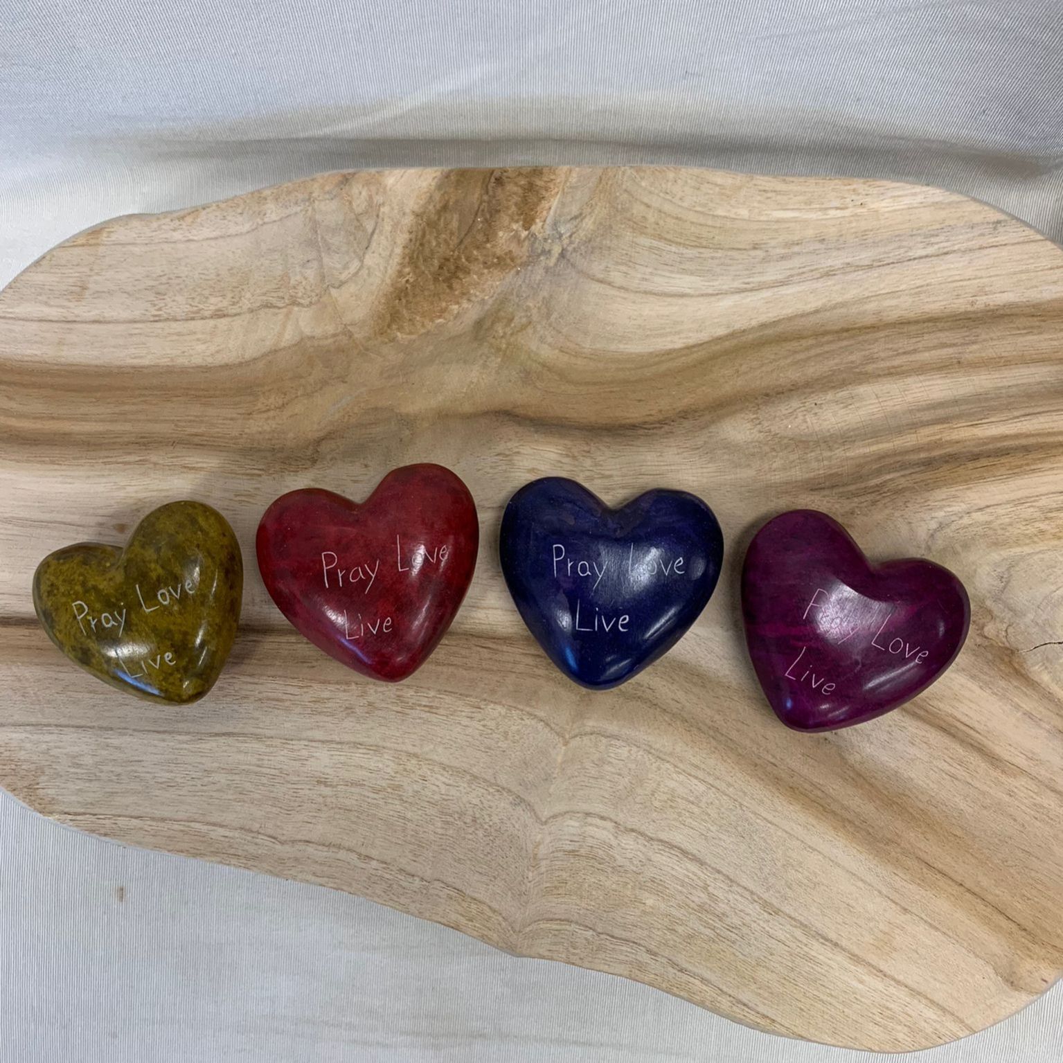 Pray love live blauw hart steen - 5500359581 -  Fairtrade bij MajesticAlly