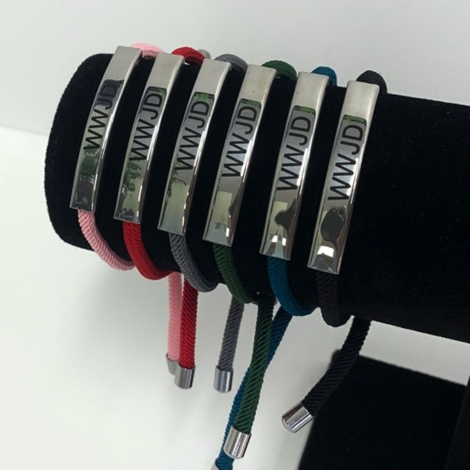 MA47601-MA47606 - touwarmband WWJD