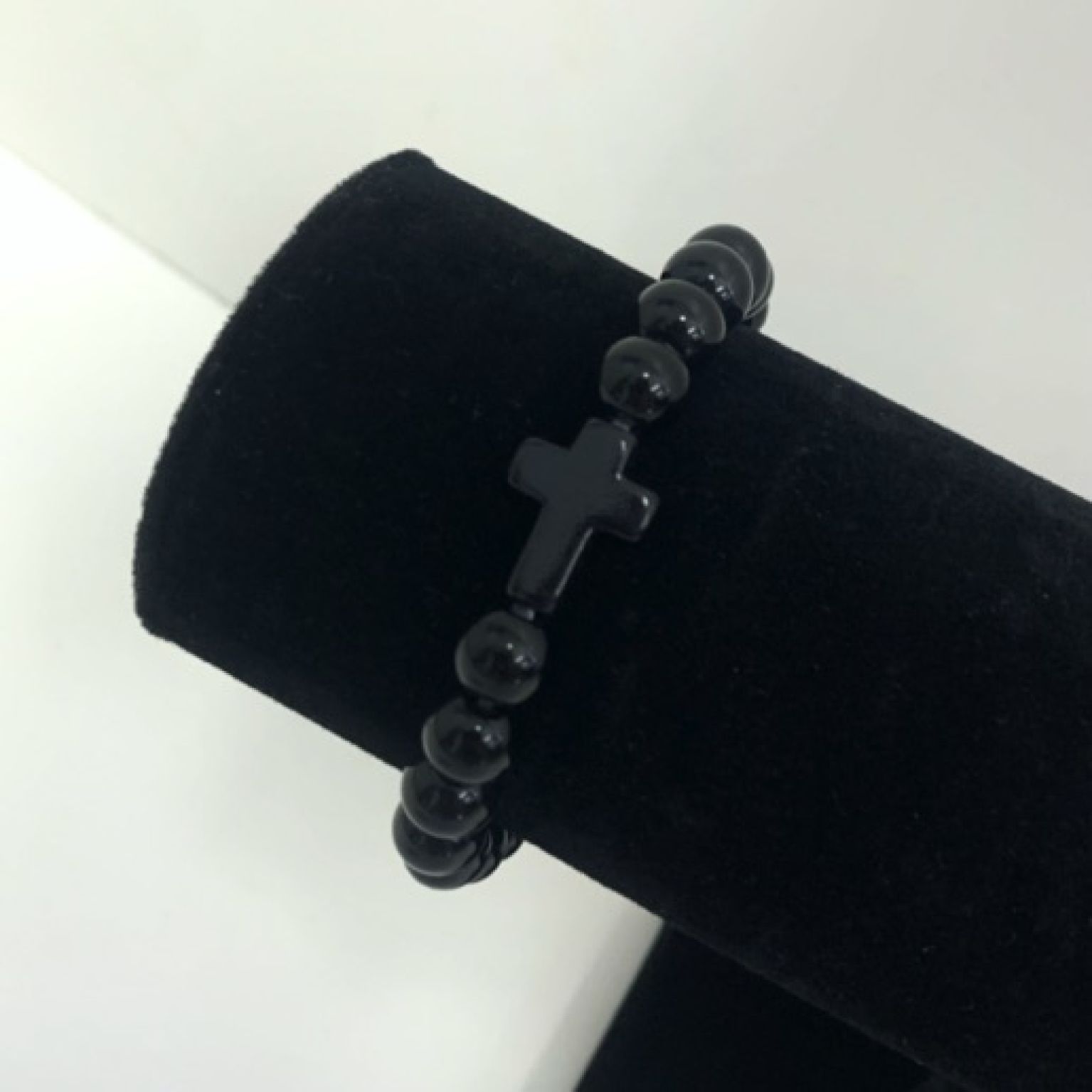 MA47431 - kralenarmband kruis zwart