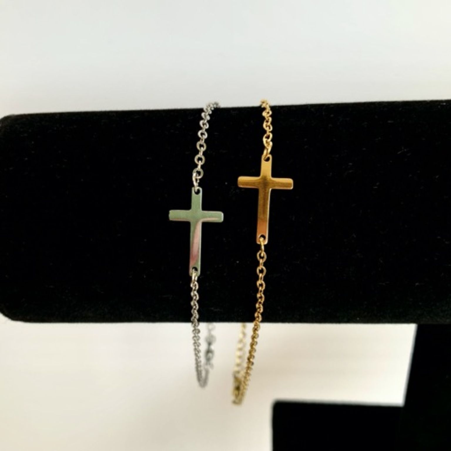 MA47703-MA47704 - Enkelbandje kruisje