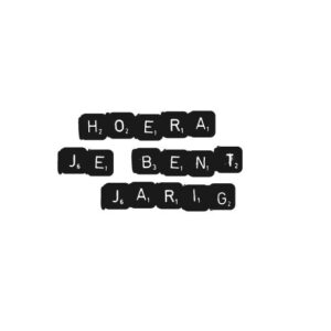 Kaart 'Hoera je bent jarig' - MA32023 -  Words&Letters bij MajesticAlly